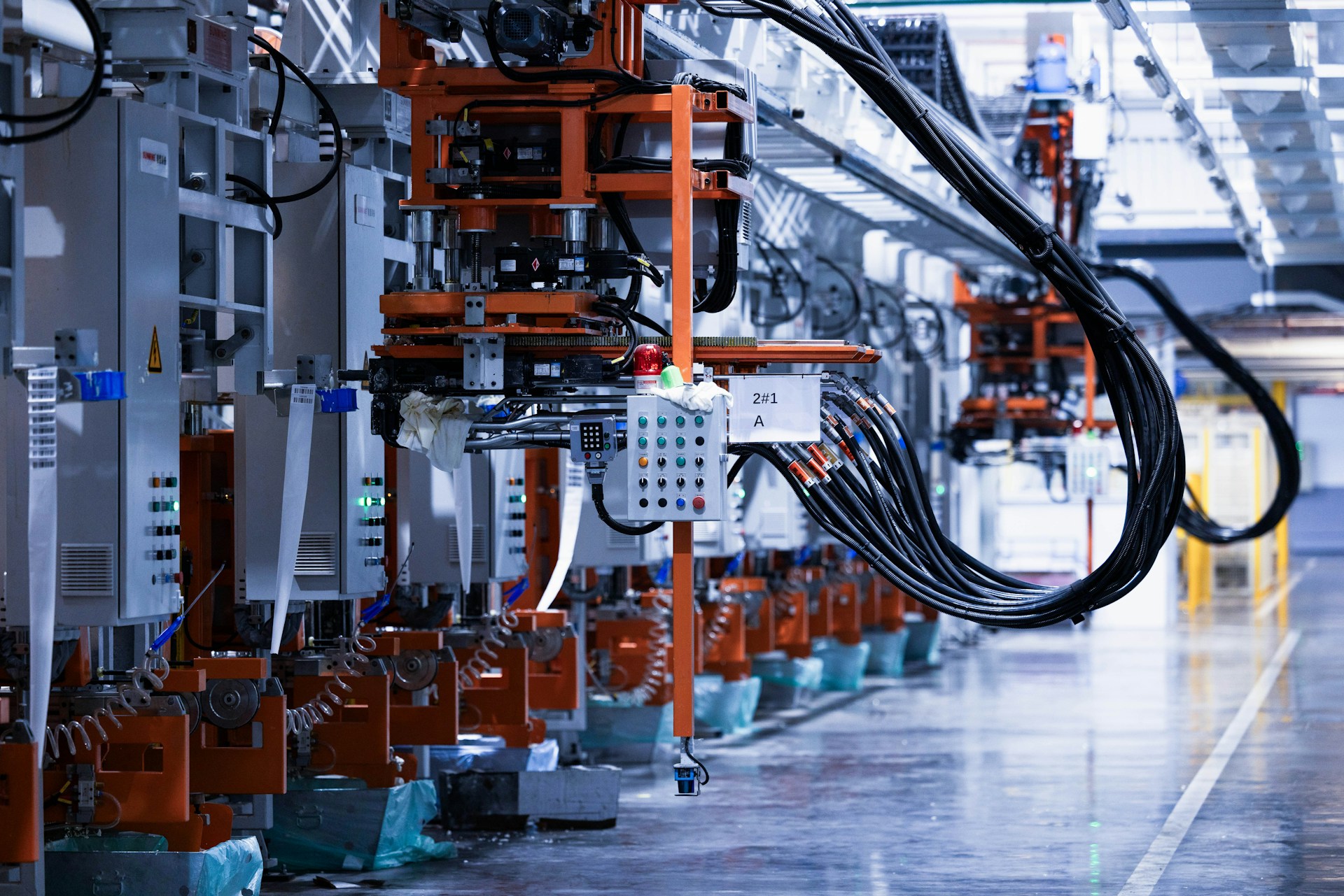 Equipo industrial y documentación de inversión asociados a modernización productiva en México