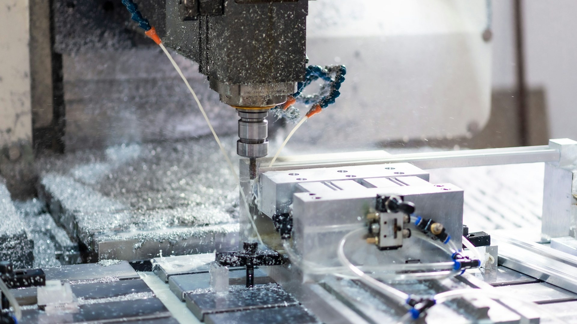 Proceso de maquinado CNC utilizado para representar capacidades técnicas de manufactura